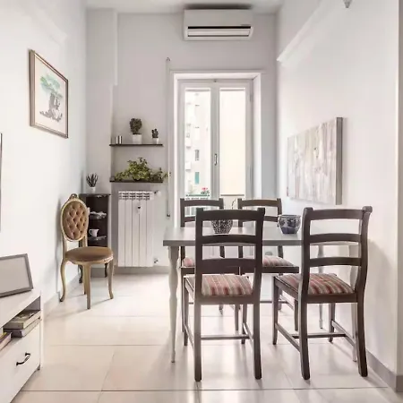Casa Giova: Bilocale Con Balcone Al Gianicolo * רומא